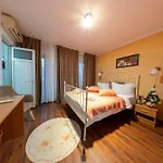 Отель La Casa Nord Бухарест