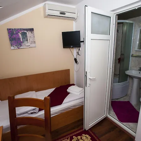 La Casa Nord Bukarest